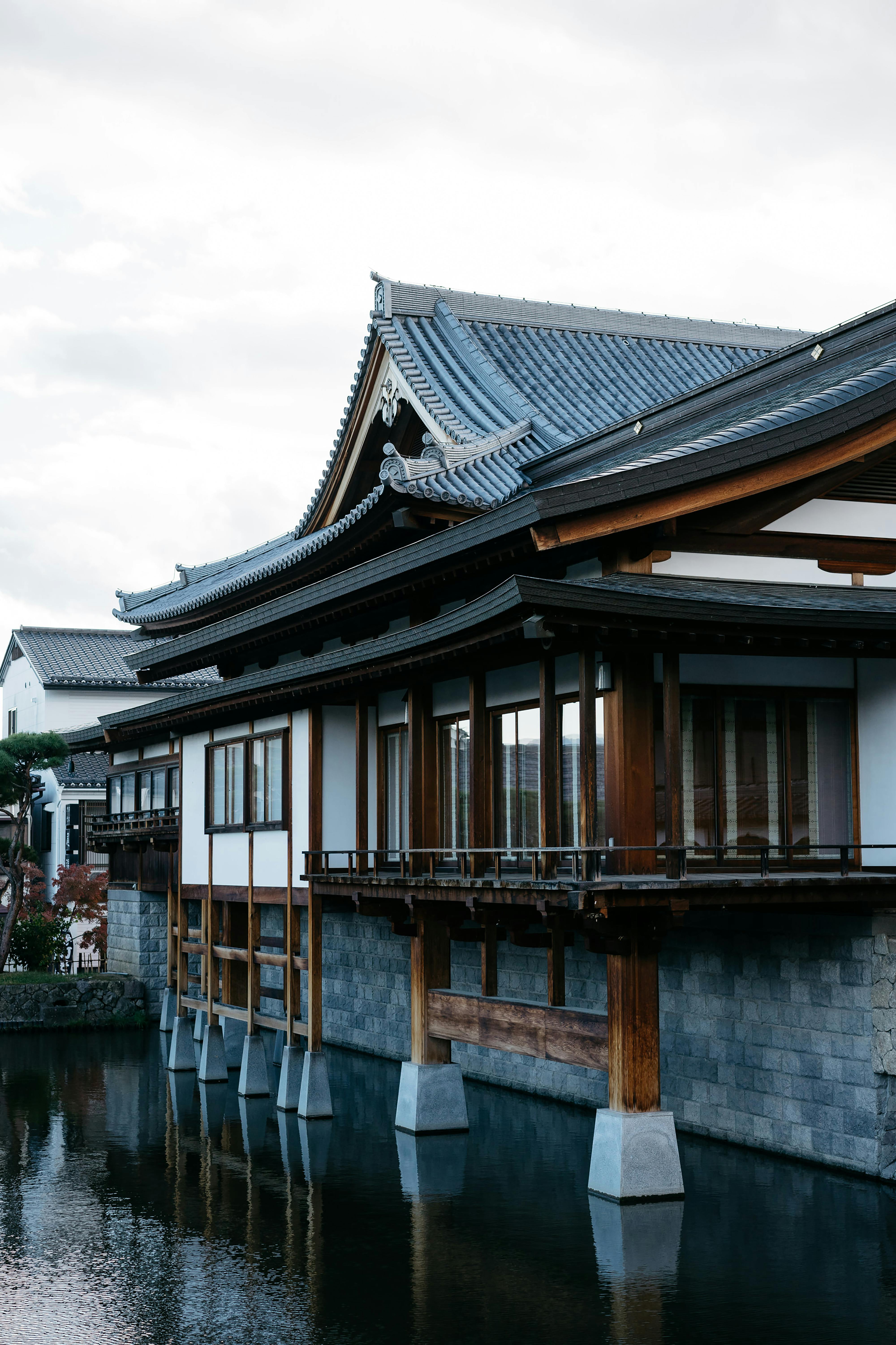 壁纸古风wallpaper_京都街头的传统日本和服