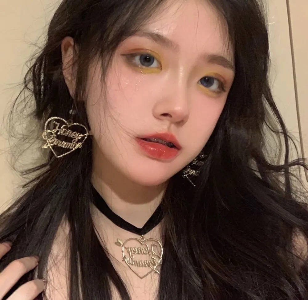 真人美女照片外国美女_真人美女照片美女姐姐真人手机壁纸