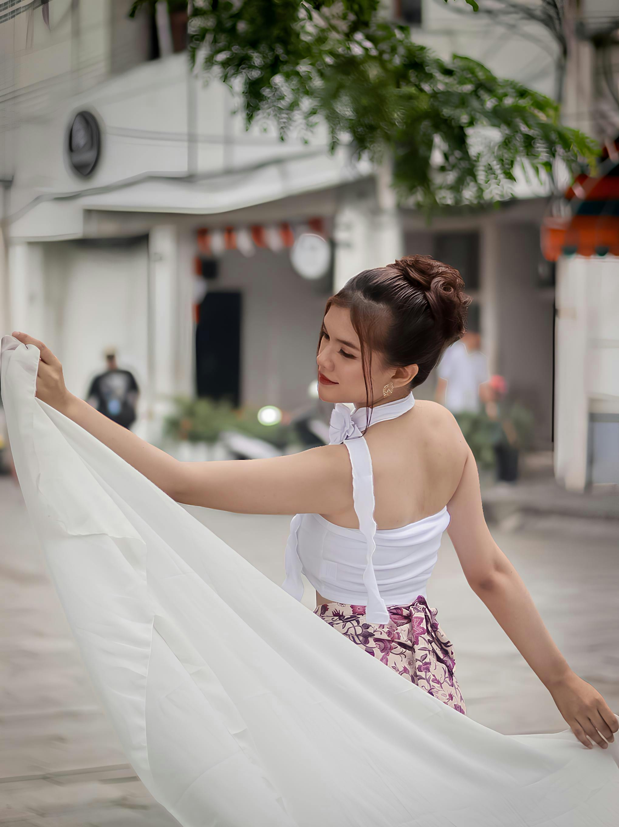 美景图片北疆_传统节日服装与复杂面具