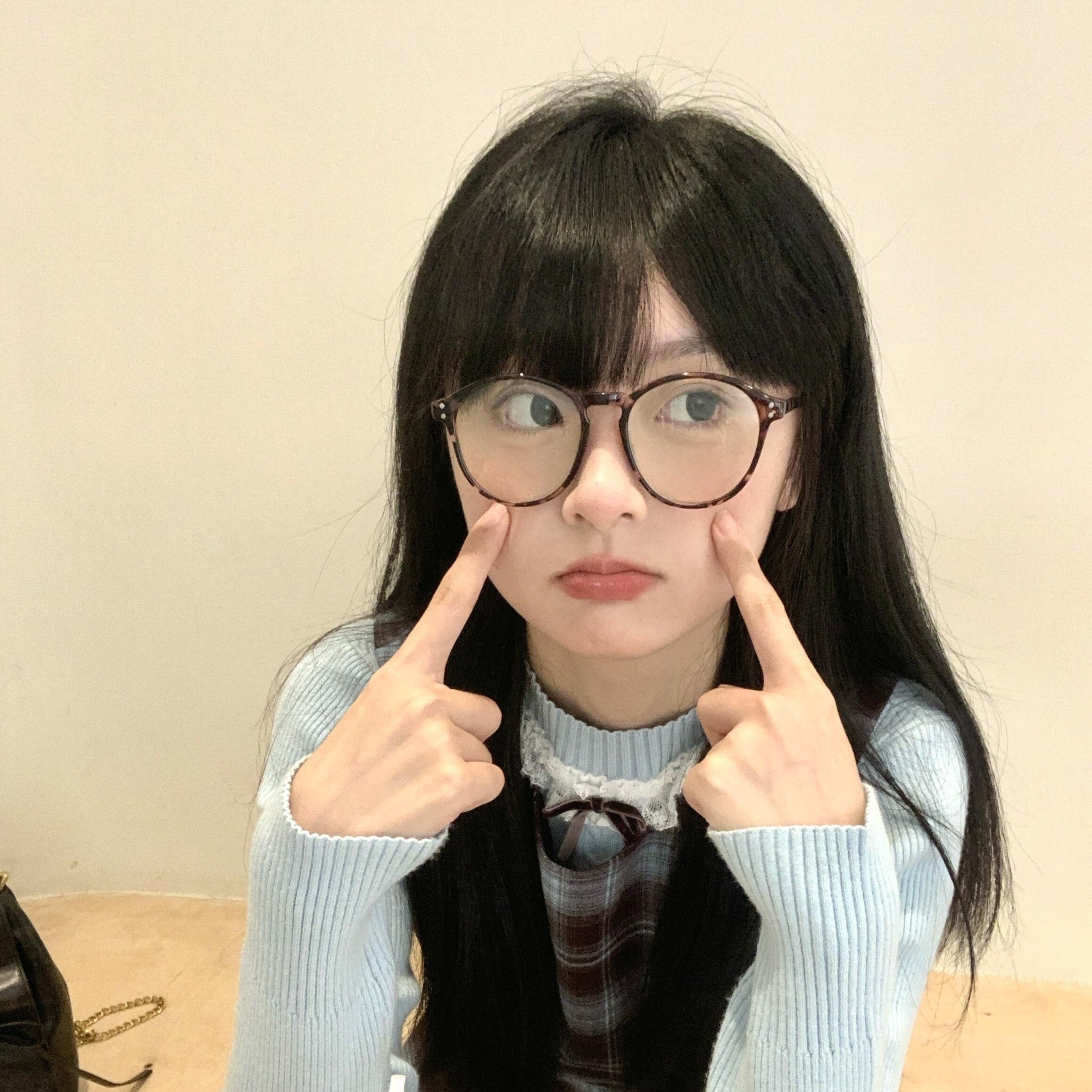 真人美女壁纸网红_真人美女壁纸美女姐姐真人手机壁纸