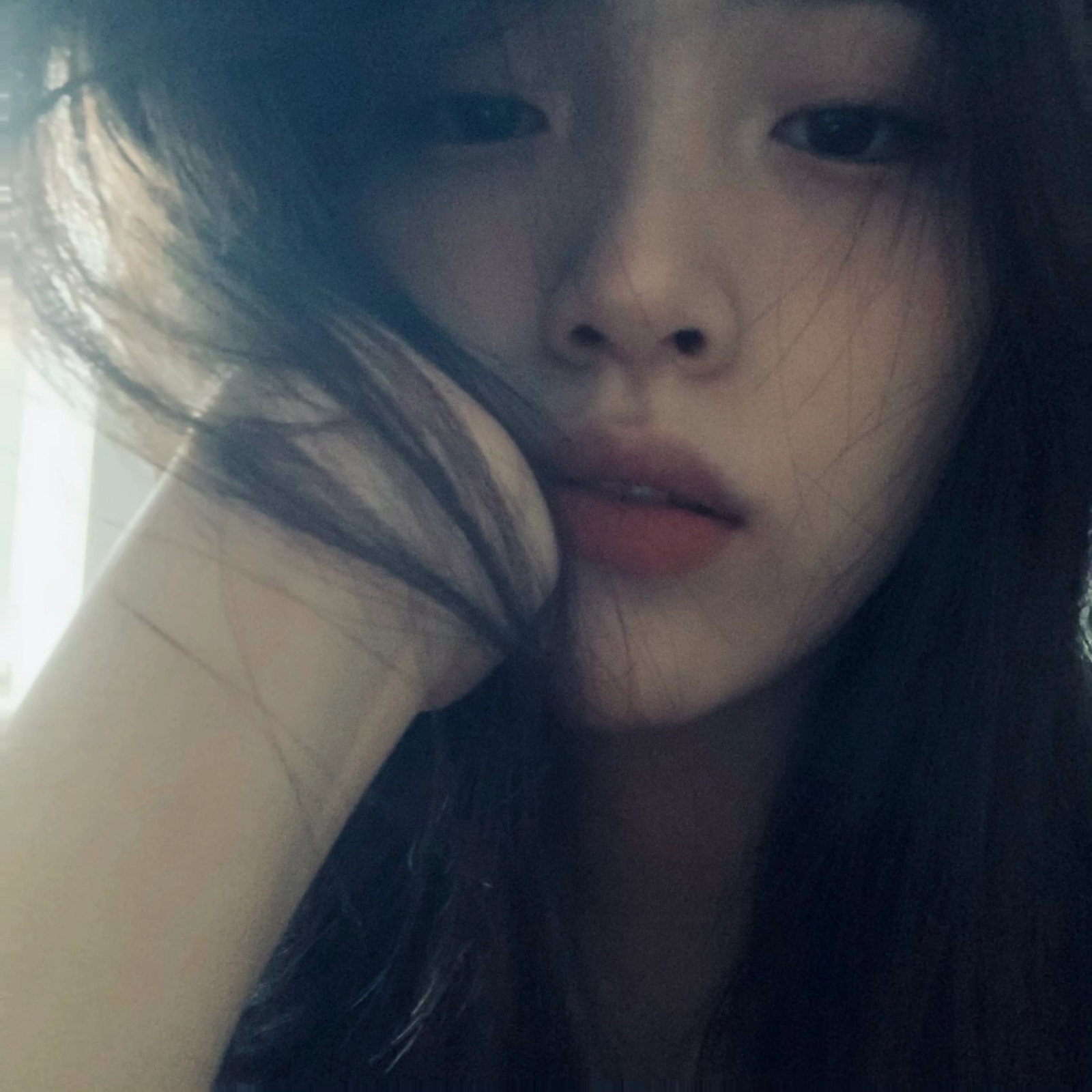 真人美女壁纸女_真人美女壁纸真人美女头像